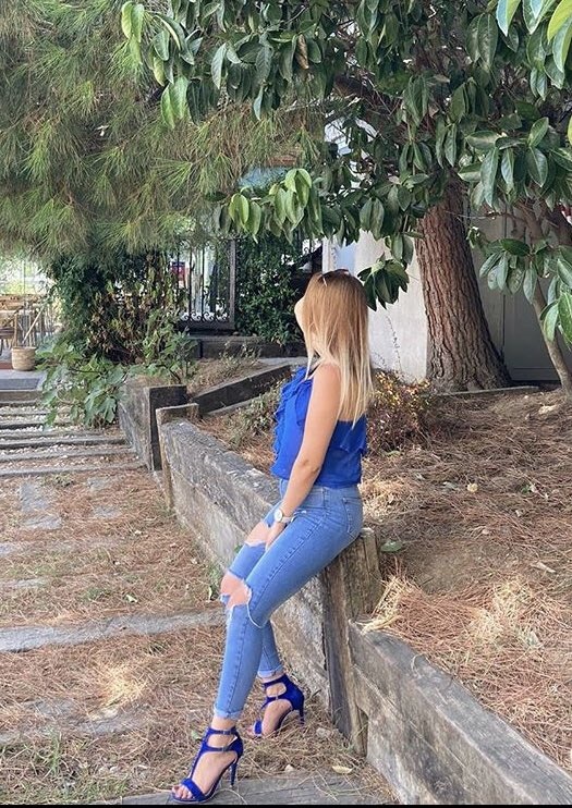 Şirinevler Escort Bayan Dolgun Dudaklarıyla Saksoda On Numara